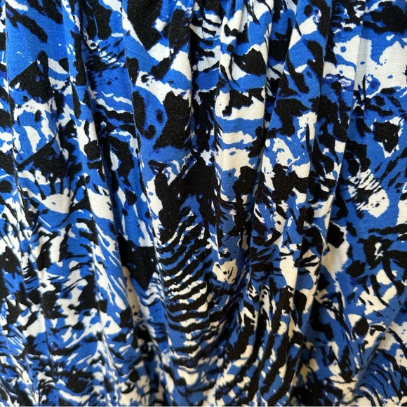 Cable & Gauge short sleeve cold shoulder top Sz M - Picture 2 of 8